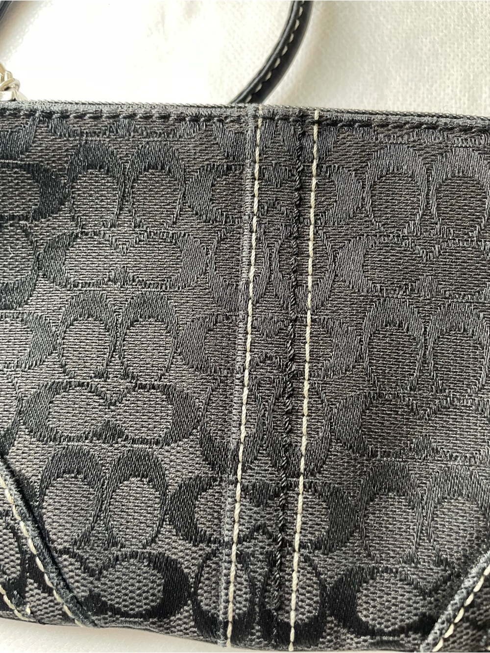 Coach Black Signature Canvas Wristlet with Contrast Stitching Y2K Vtg Coach - Picture 6 of 10